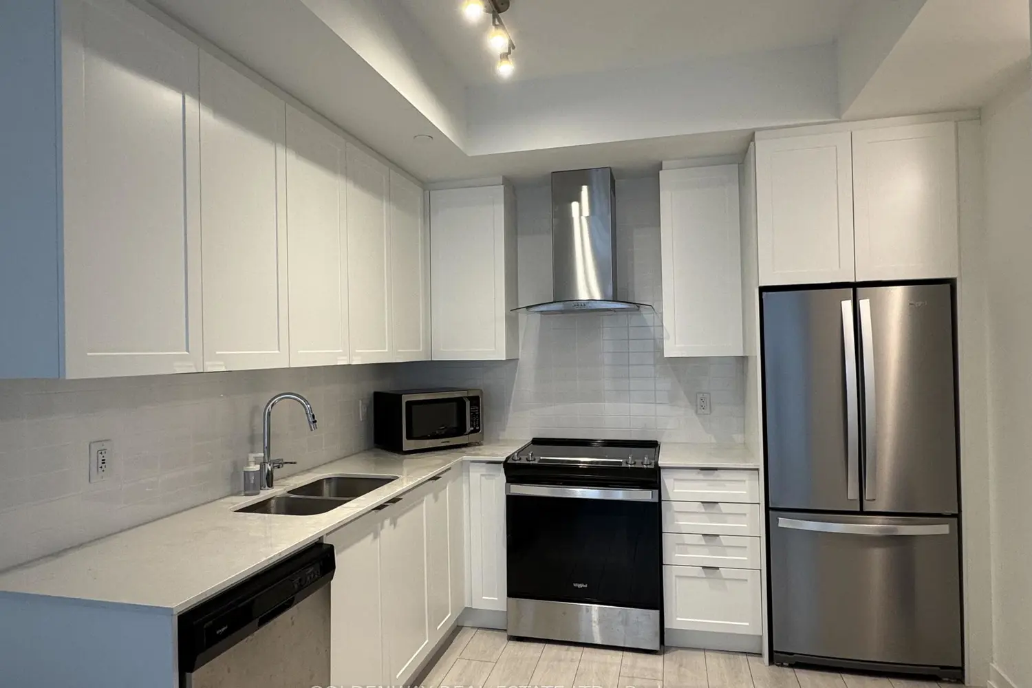 55 Duke Street 405 photo 2