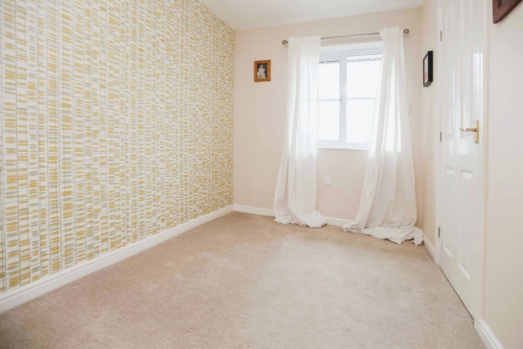 Additional image 13 of 2 bed flat for saleCavalier Drive, Halesowen B63
