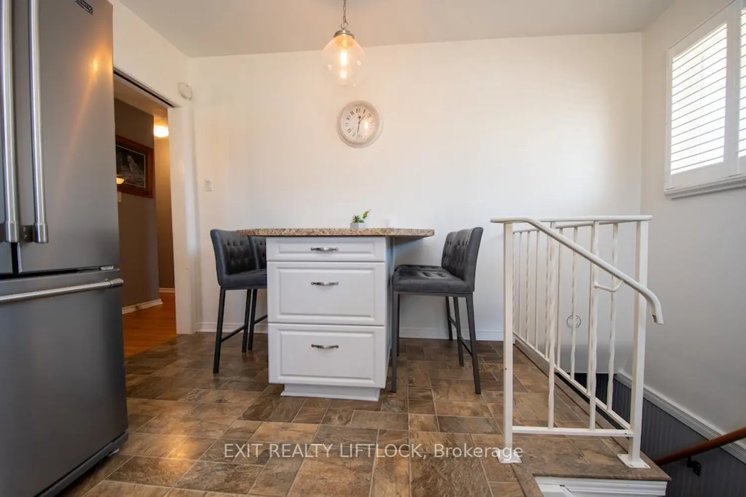 871 Westdale Avenue photo 3