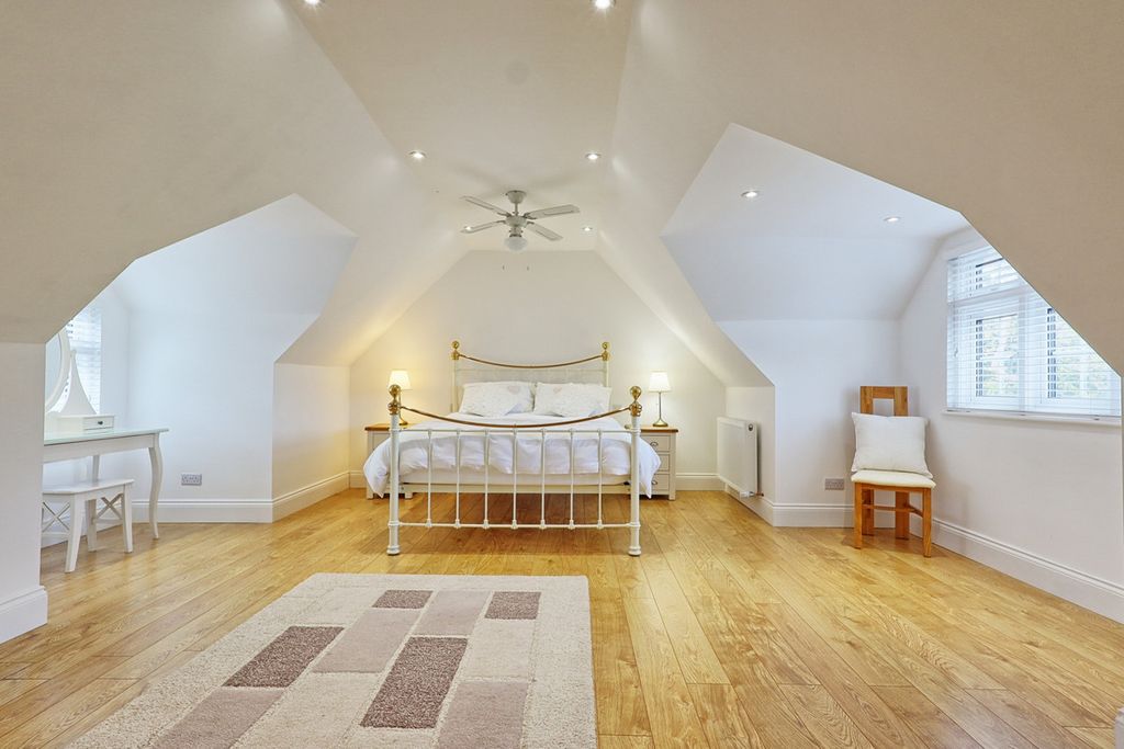 Additional image 22 of 6 bed detached house for saleErnest Road, Emerson Park RM11