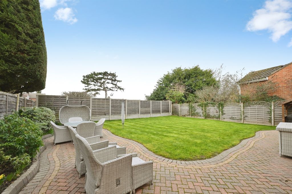 Additional image 21 of 5 bed detached house for saleRoselands Avenue, Hoddesdon EN11