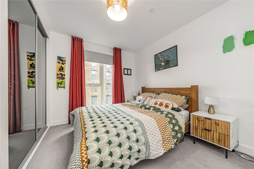 Additional image 9 of 2 bed flat for saleClovelly Road, Hounslow TW3