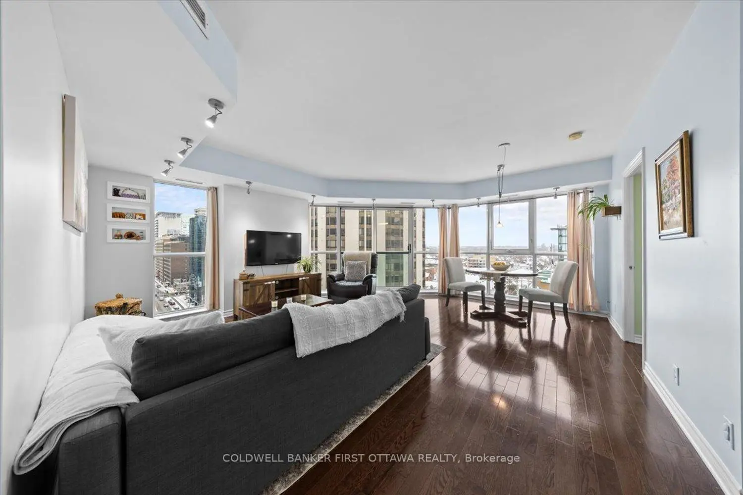 Additional image 4 of 445 Laurier Avenue 1401