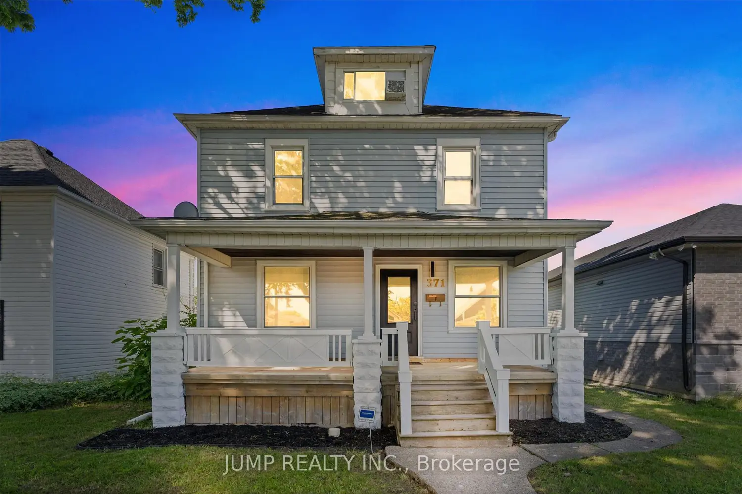 371 Curry Avenue