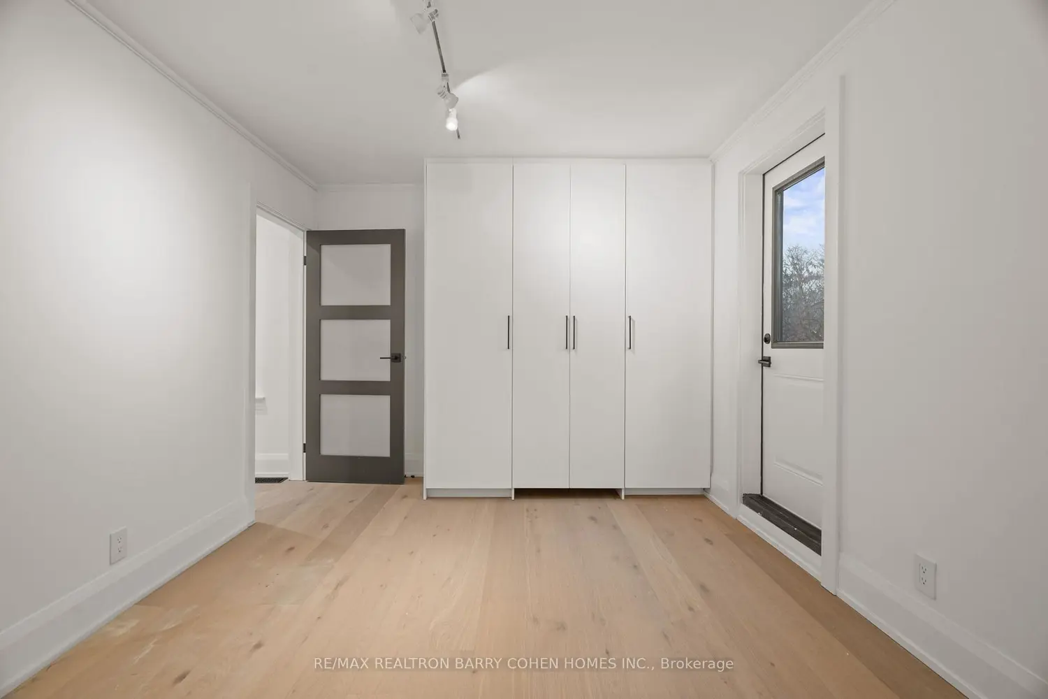 Additional image 18 of 231 Macpherson Avenue