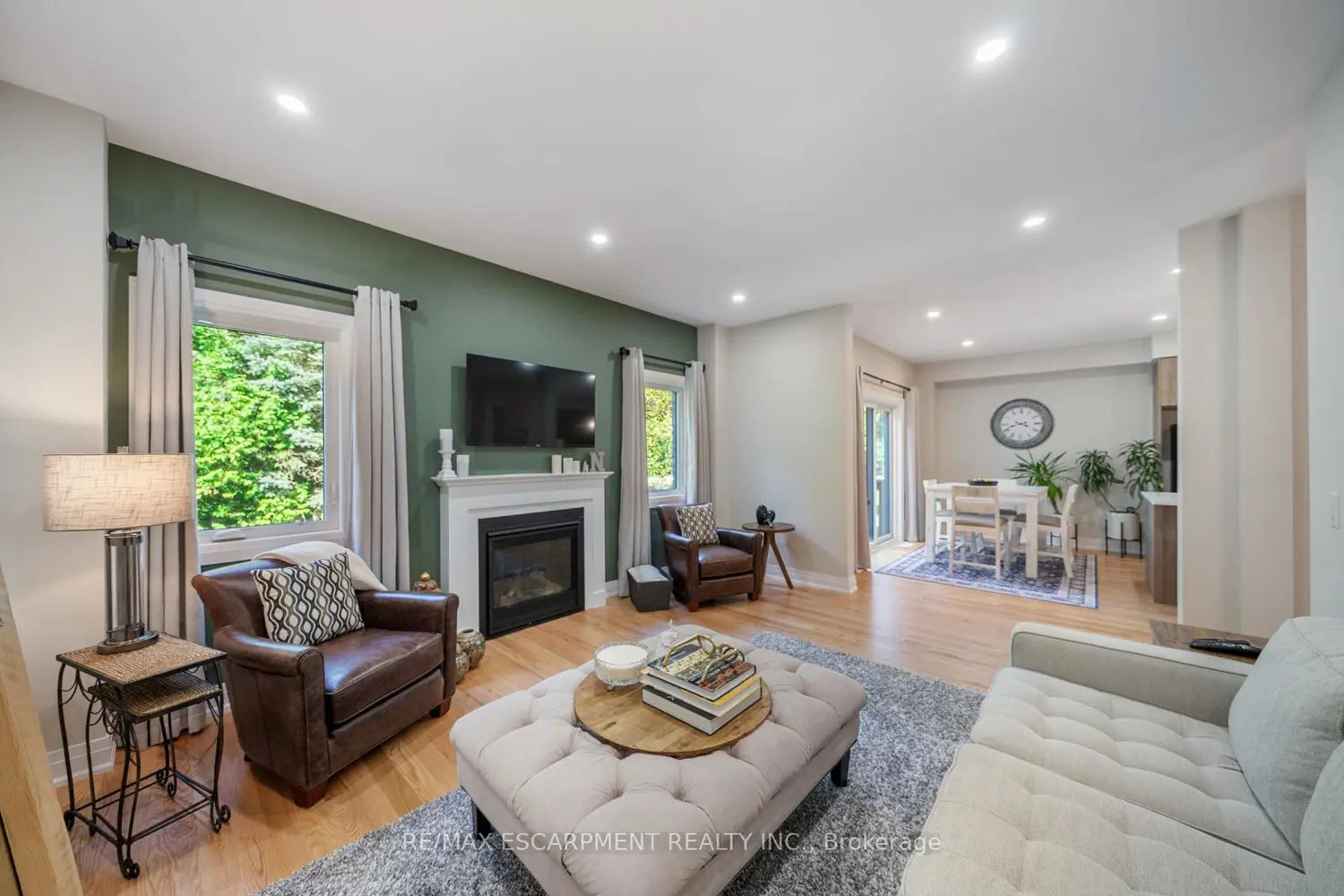 465 Adelaide Street photo 2