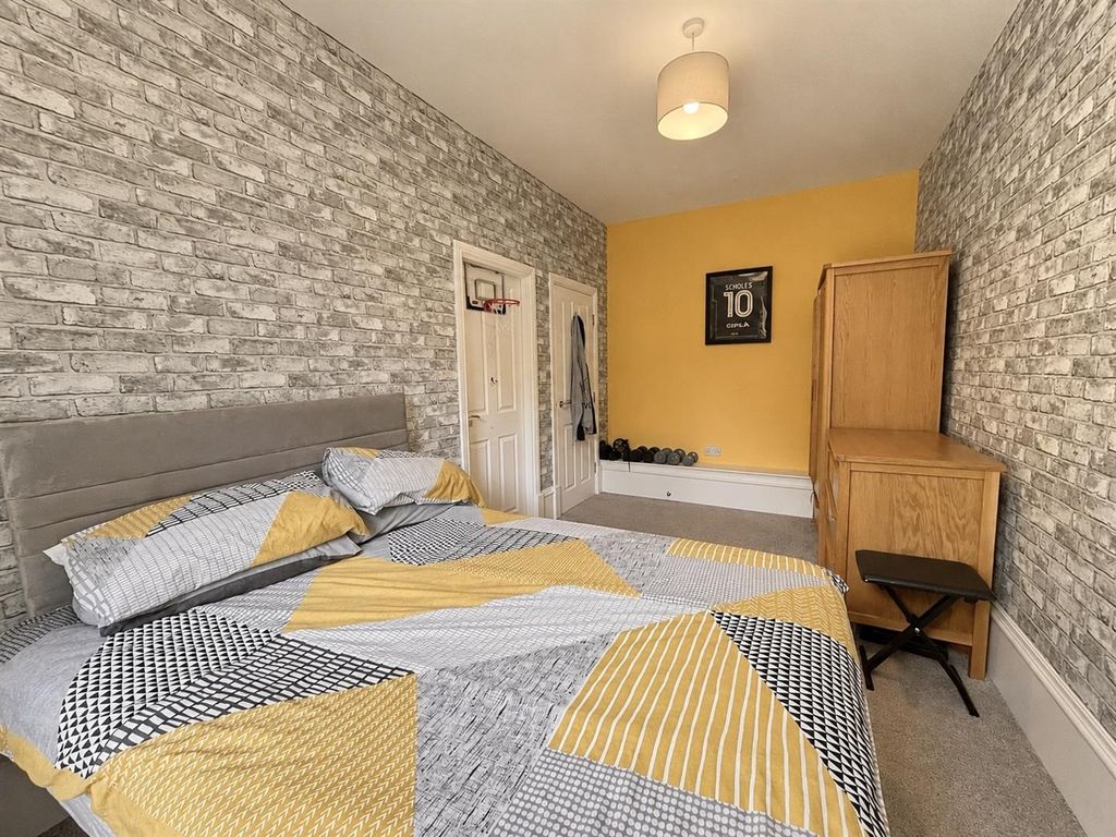Additional image 21 of 4 bed semi-detached house for saleLinden Road, Halifax HX3