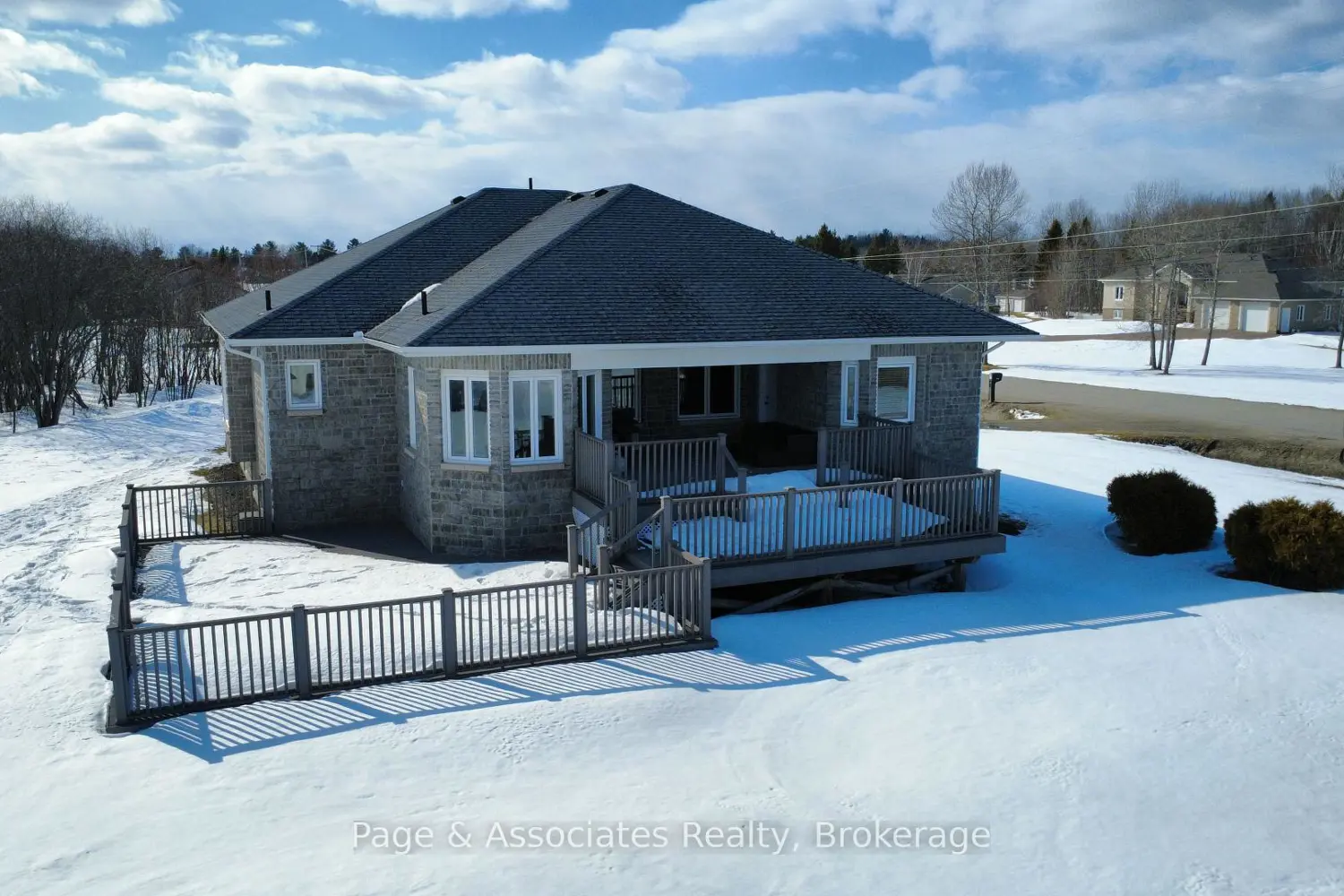 976 Levac Road photo 4