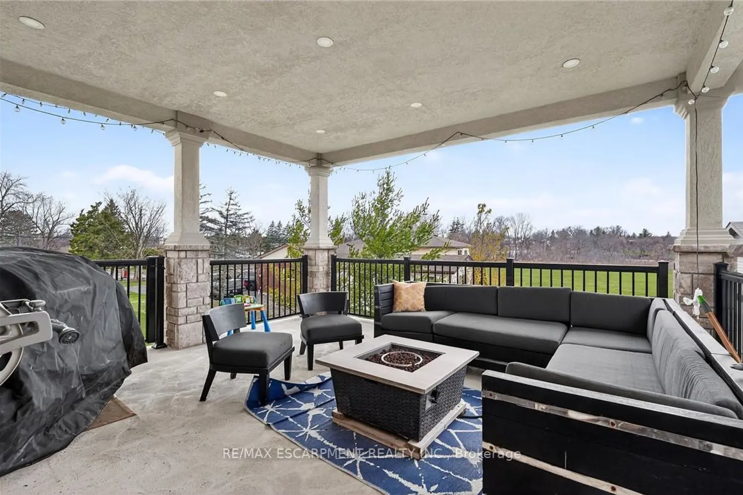 5499 Attema Crescent photo 3