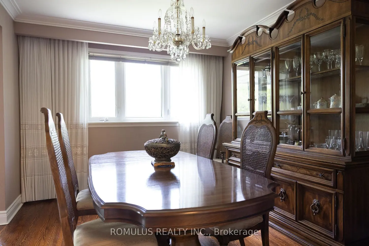 28 Eldorado Court photo 2