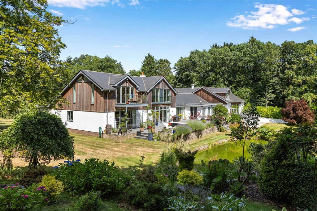 6 bed detached house for saleSquare Drive, Haslemere, West Sussex GU27