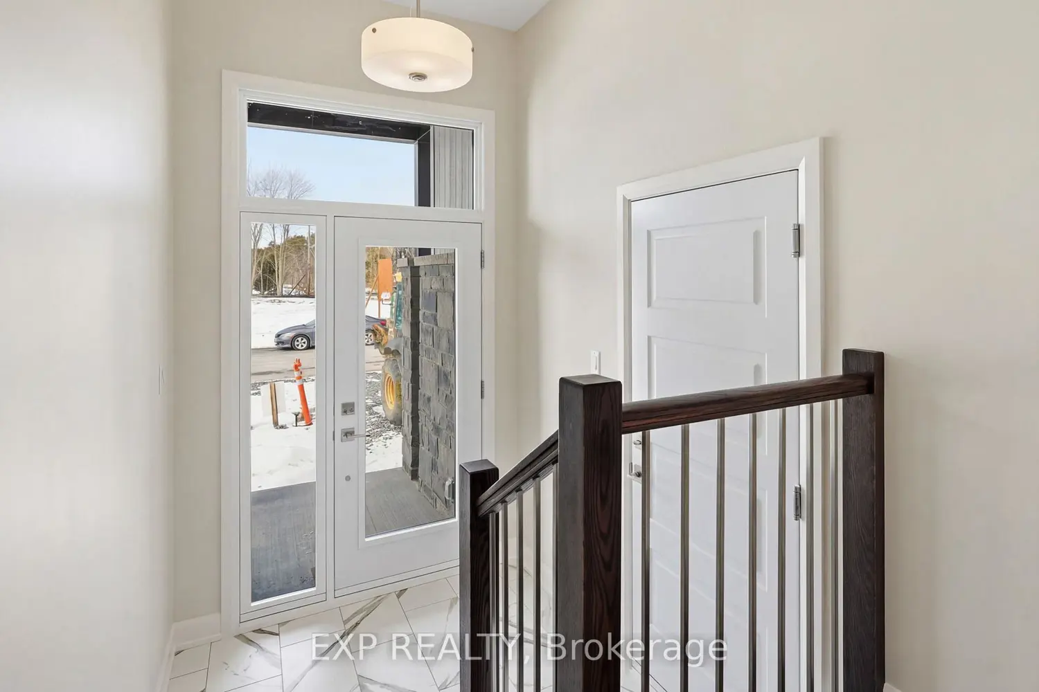 18 Hughes Circle photo 2