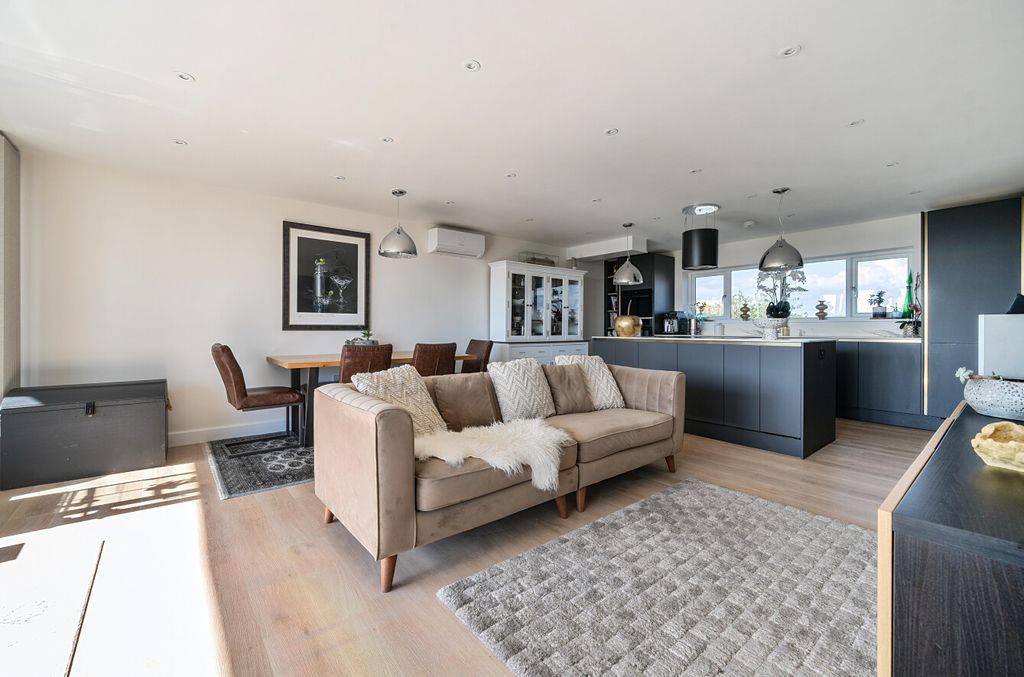 Additional image 3 of 4 bed detached house for saleSandy Beach Estate, Hayling Island, Hampshire PO11