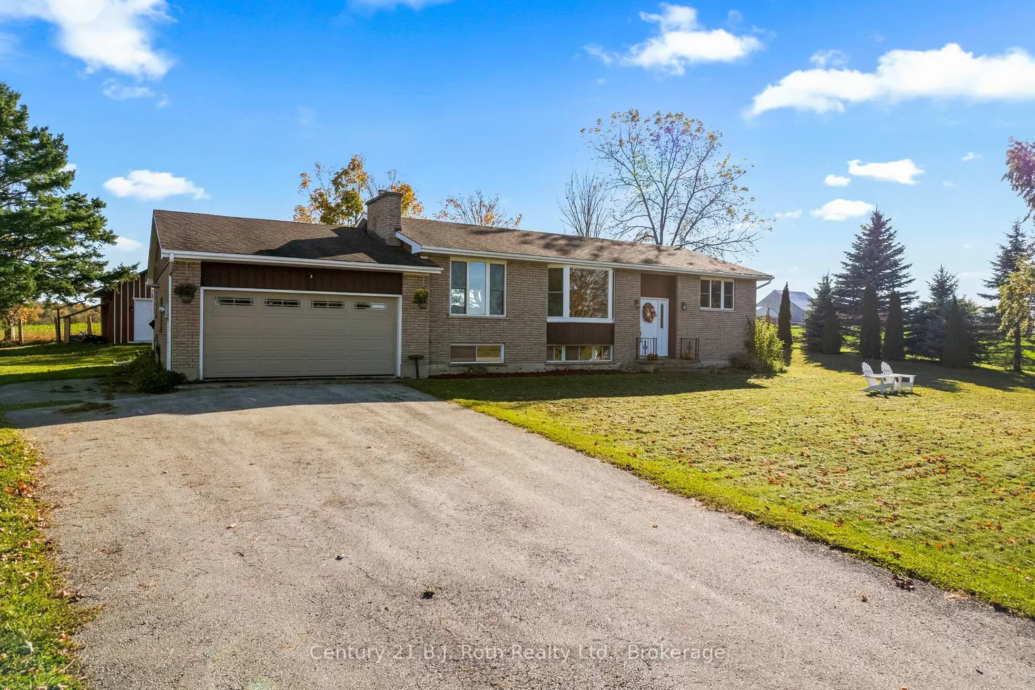 21388 Grey Rd 16