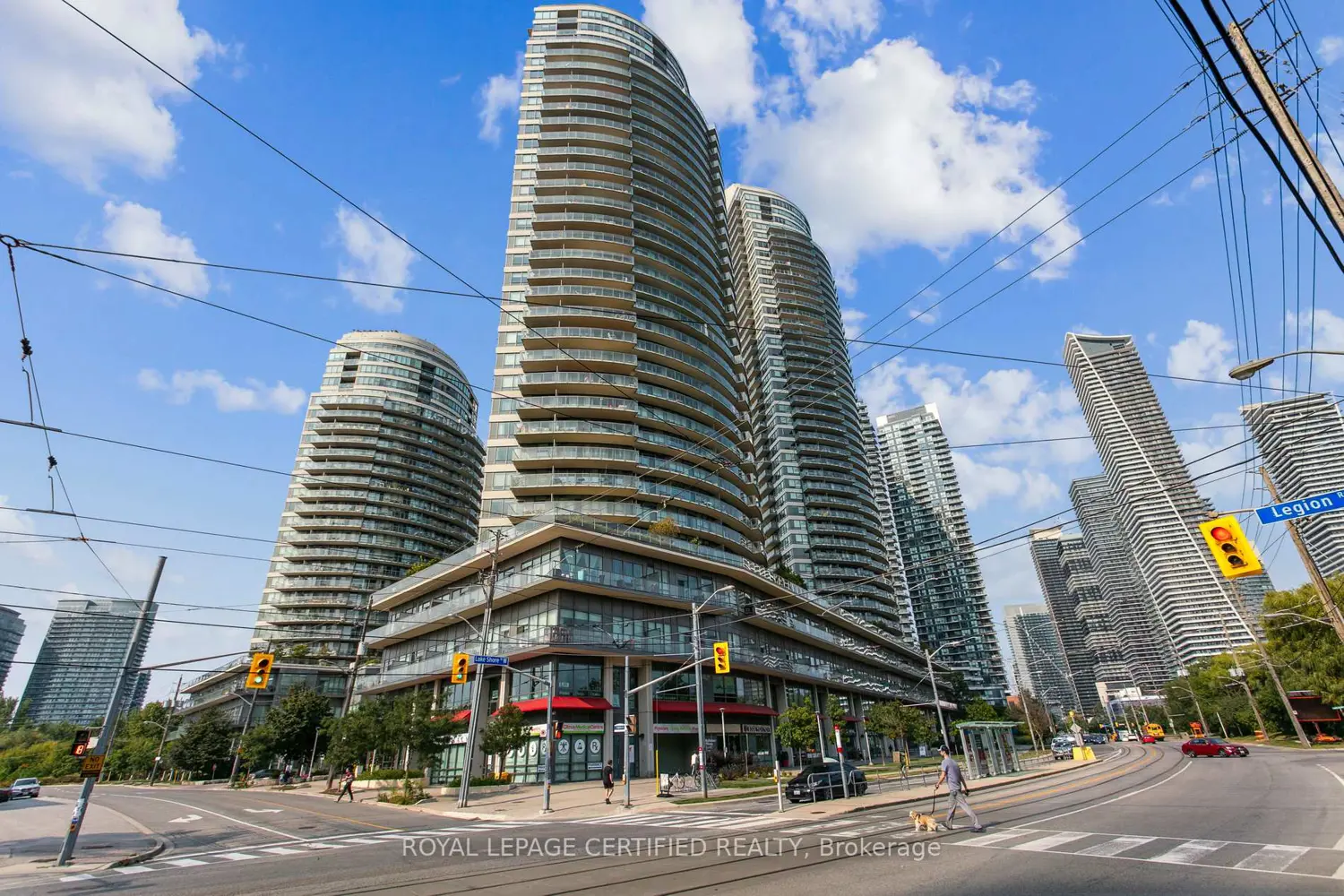2240 Lakeshore Boulevard 1208