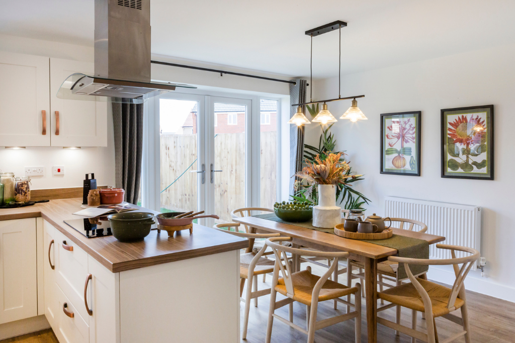 4 bed semi-detached house for saleHarleston IP20