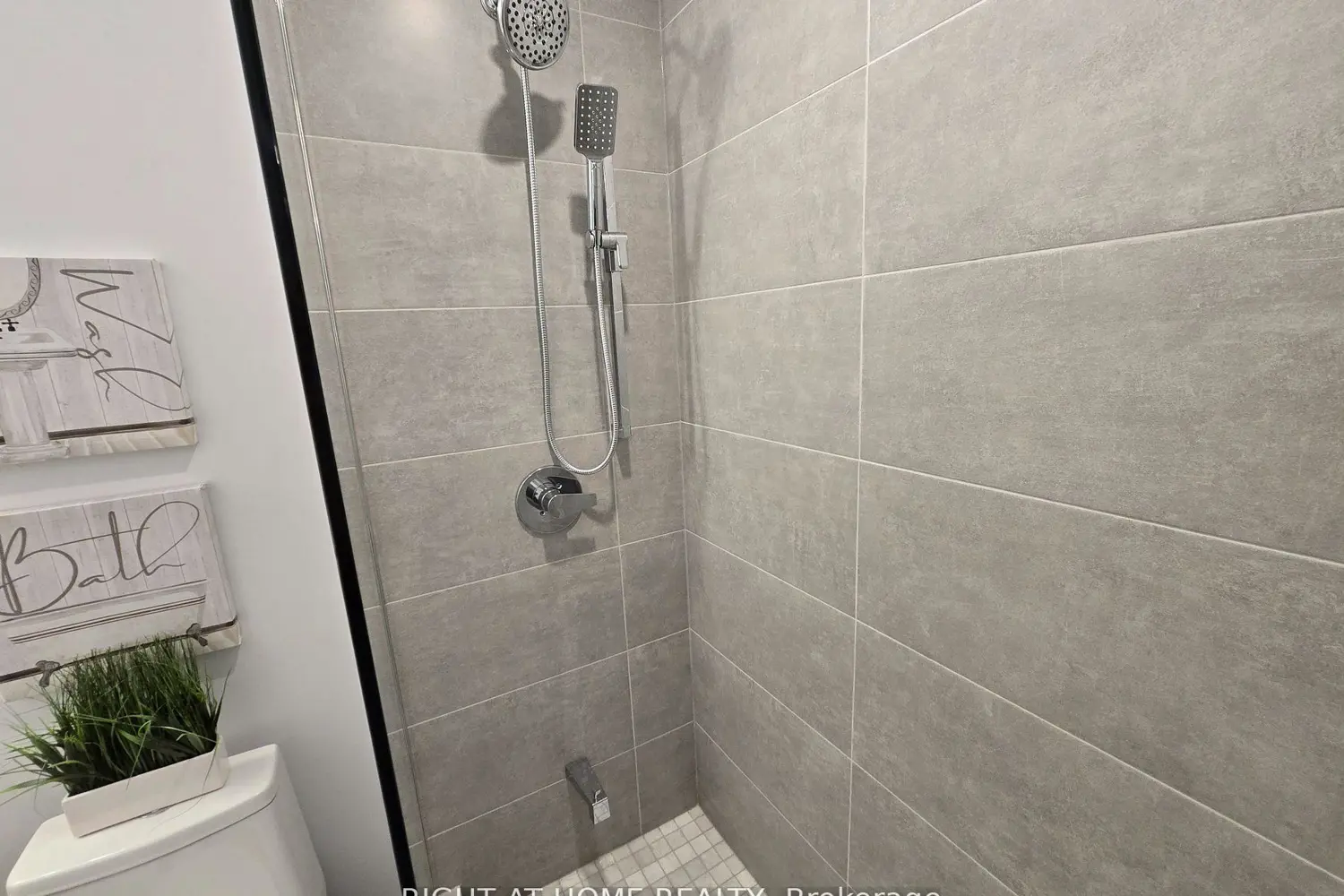 Additional image 12 of 2450 Old Bronte Road 833