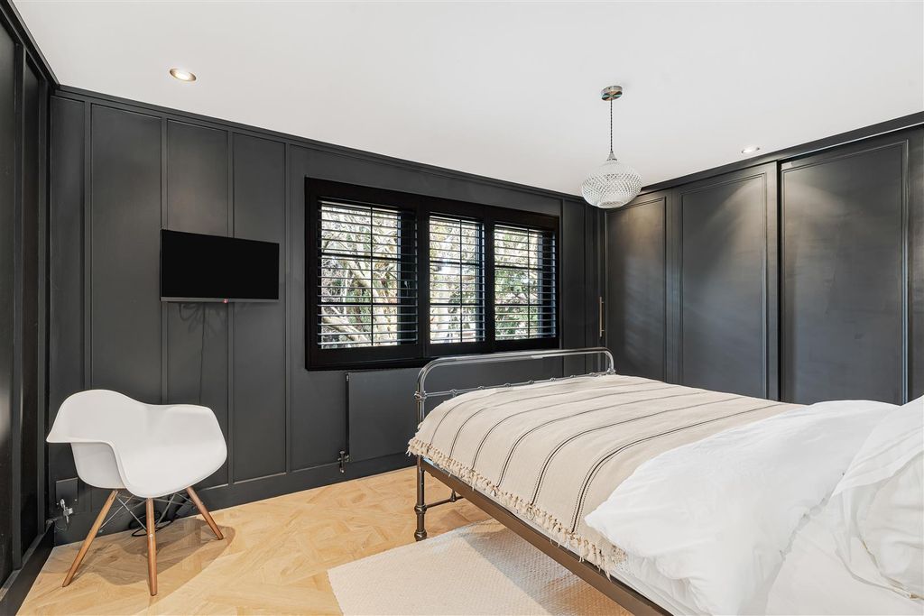 Additional image 28 of 4 bed detached bungalow for saleWatermill Lane, Hertford SG14