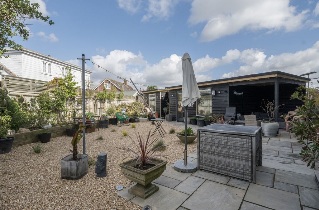 Additional image 15 of 4 bed detached house for saleSandy Beach Estate, Hayling Island, Hampshire PO11