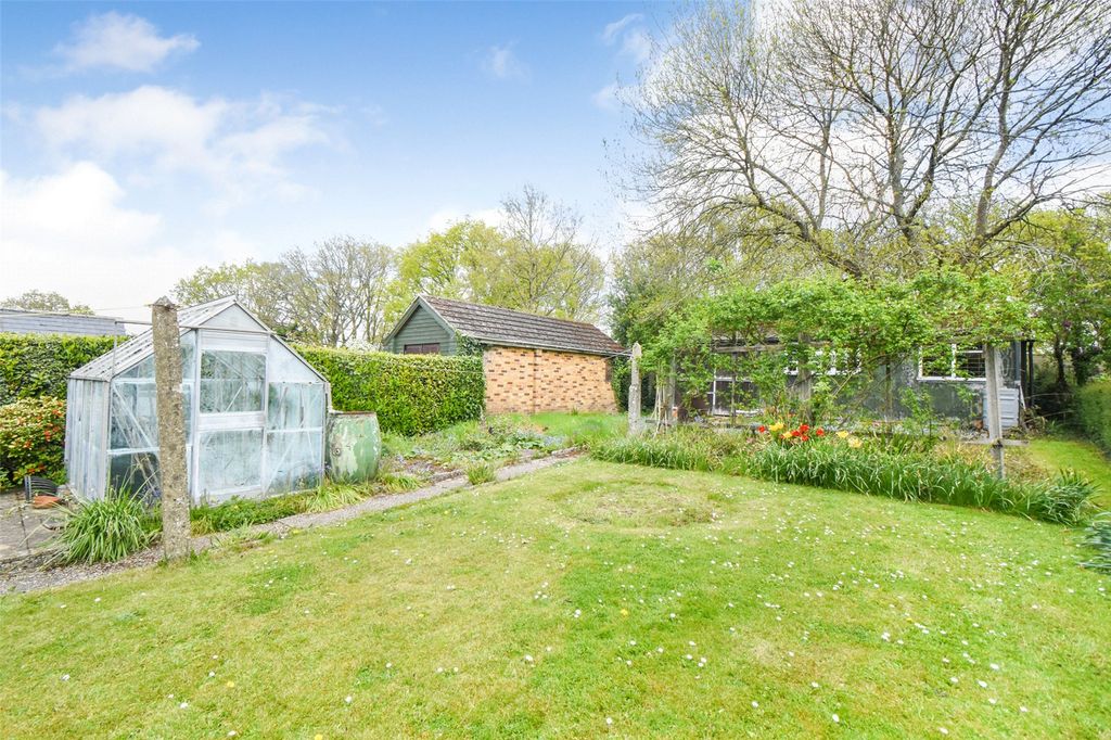 Additional image 8 of 3 bed detached house for saleReading Road, Hook, Hampshire RG27