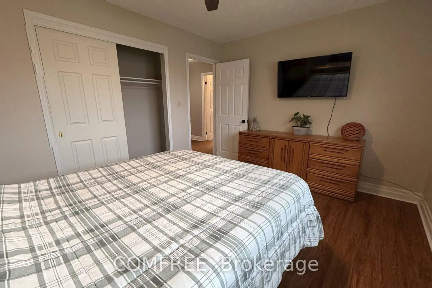 Additional image 12 of 6387 Riall Street