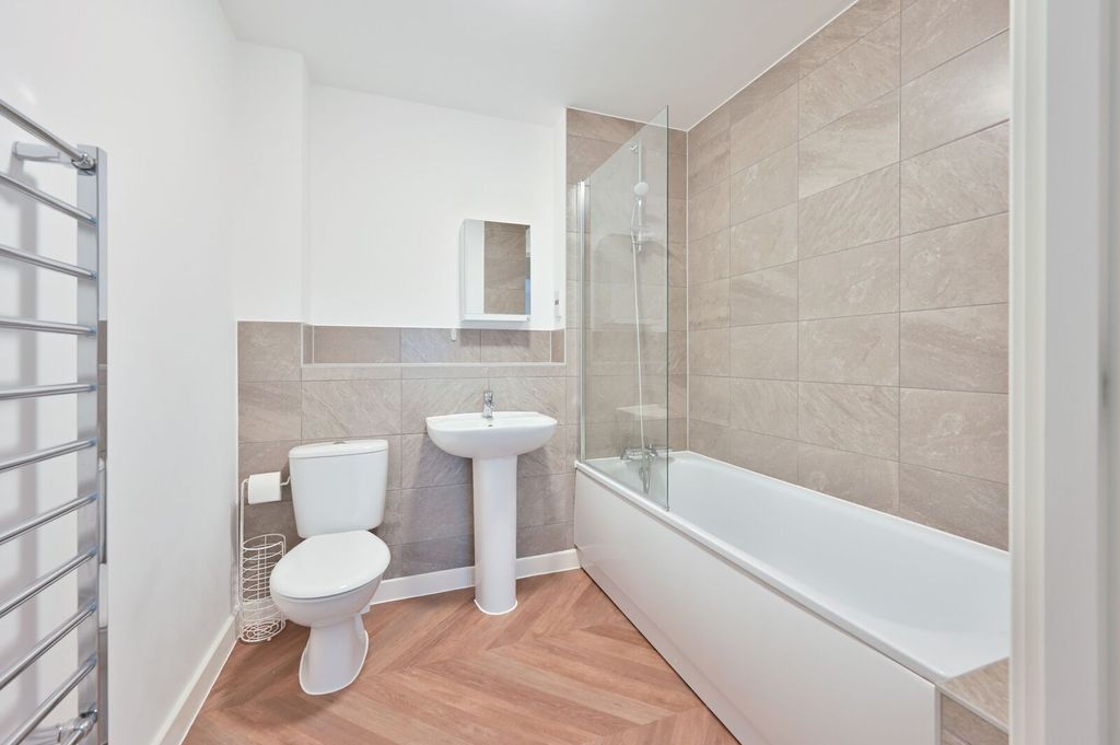 Additional image 10 of 2 bed flat for saleFrogmore Road, Hemel Hempstead HP3