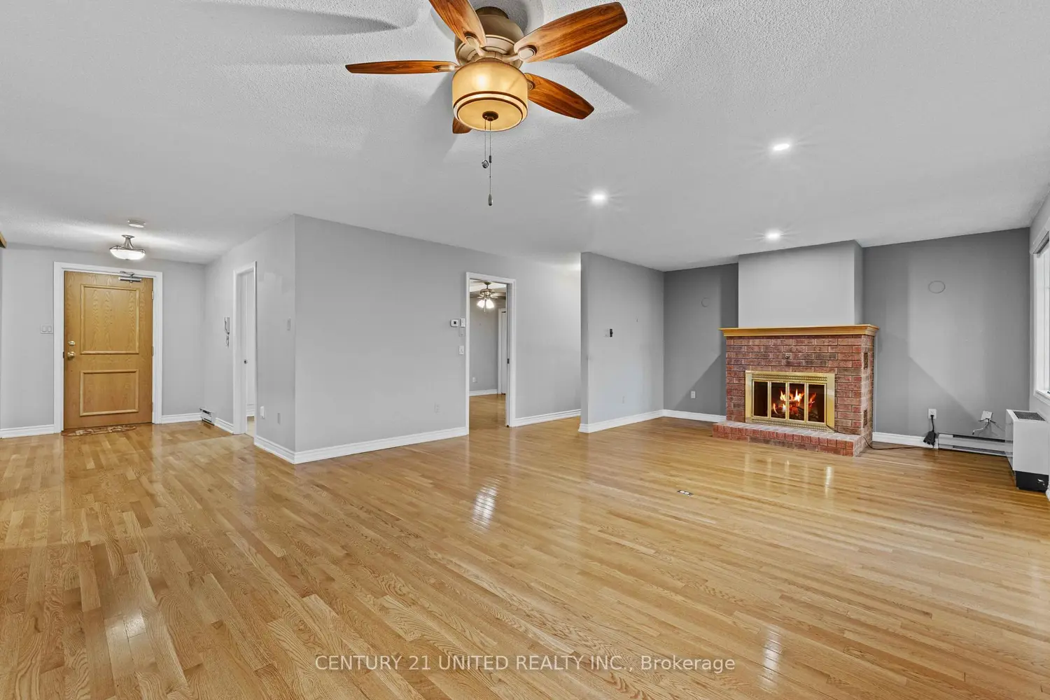 660 Whitaker Street 3 photo 4
