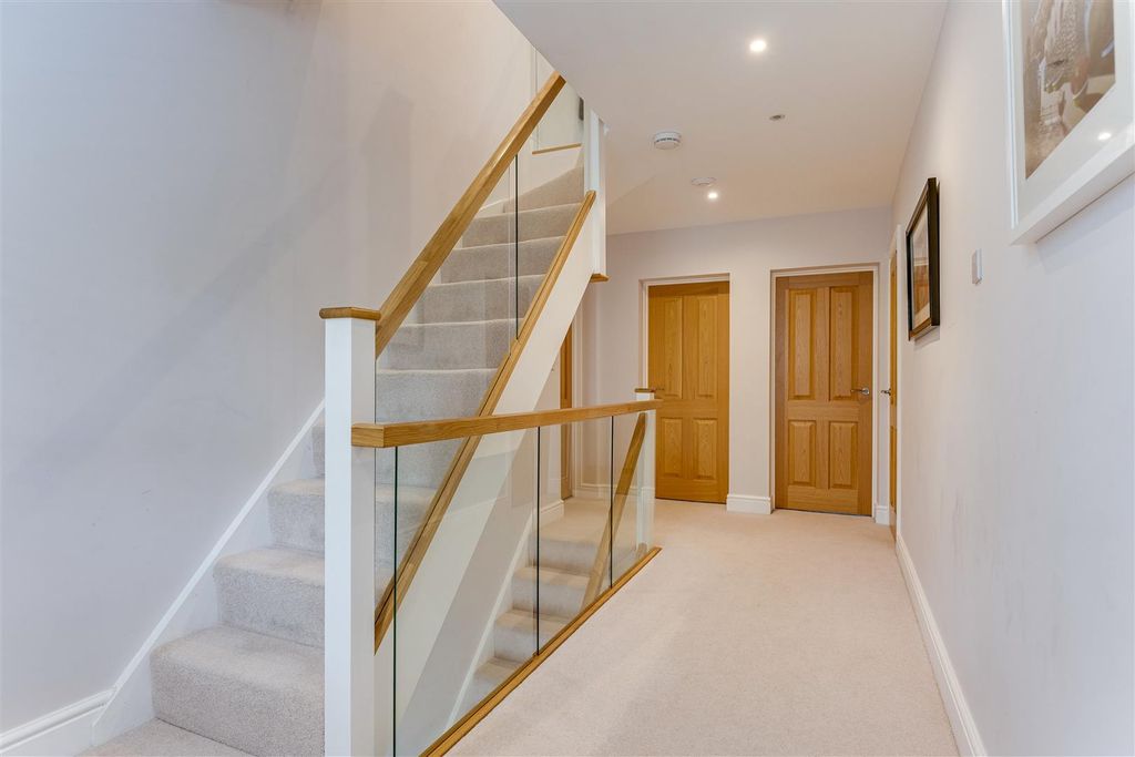 Additional image 31 of 5 bed detached house for saleWoodlands Drive, Hoddesdon EN11