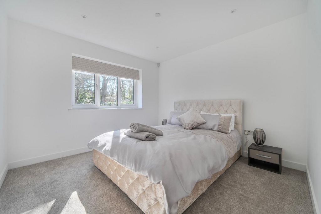 Additional image 31 of 5 bed detached house for saleNorth Close, Havant PO9