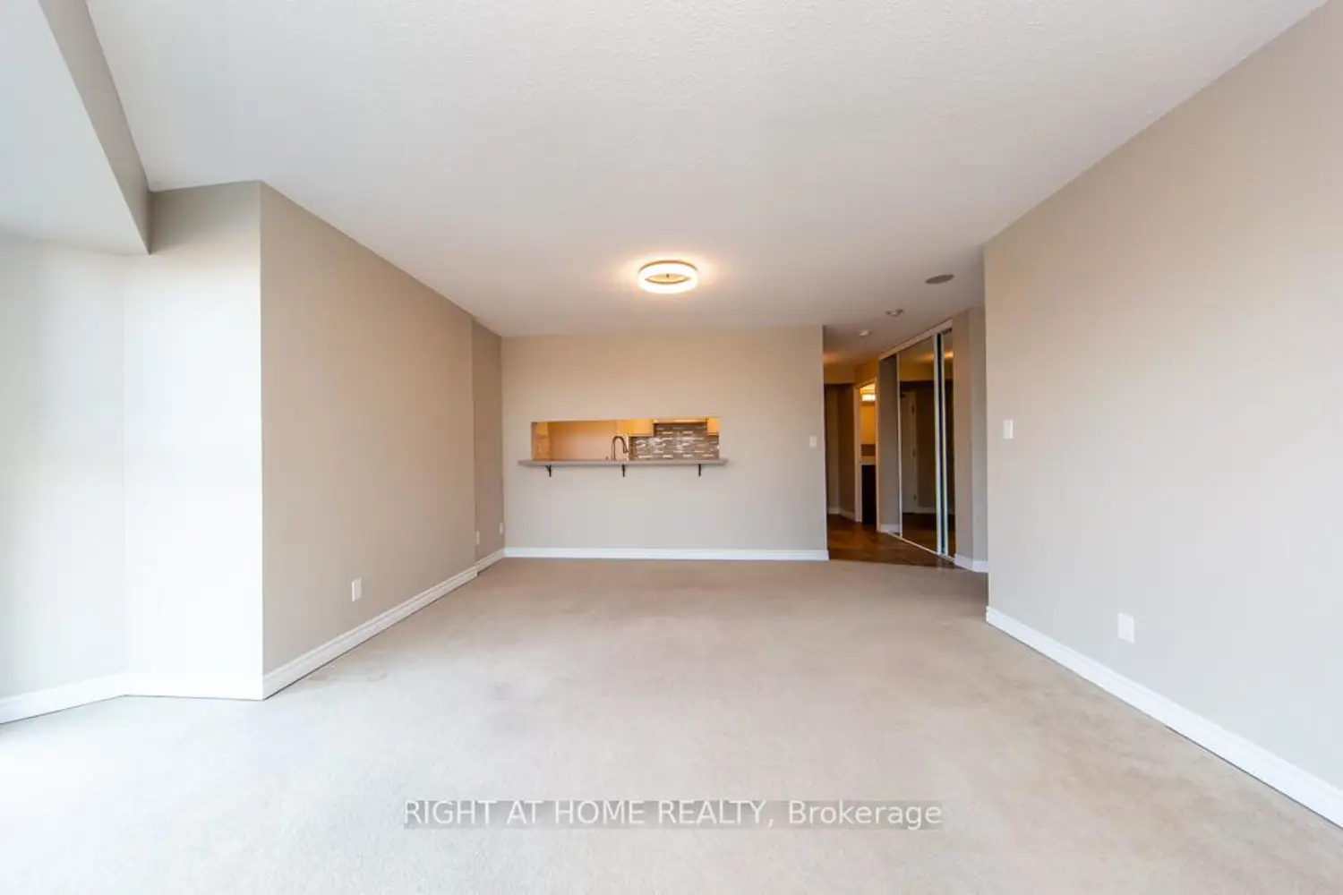 90 Dale Avenue 301 photo 5