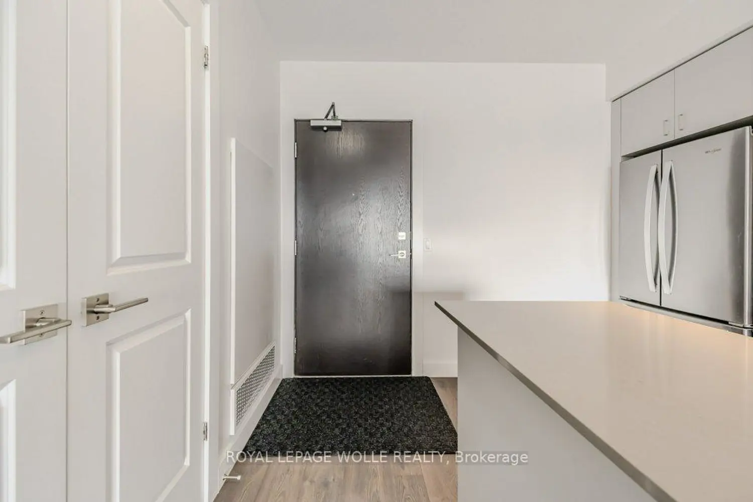 50 Grand Avenue 1604 photo 2
