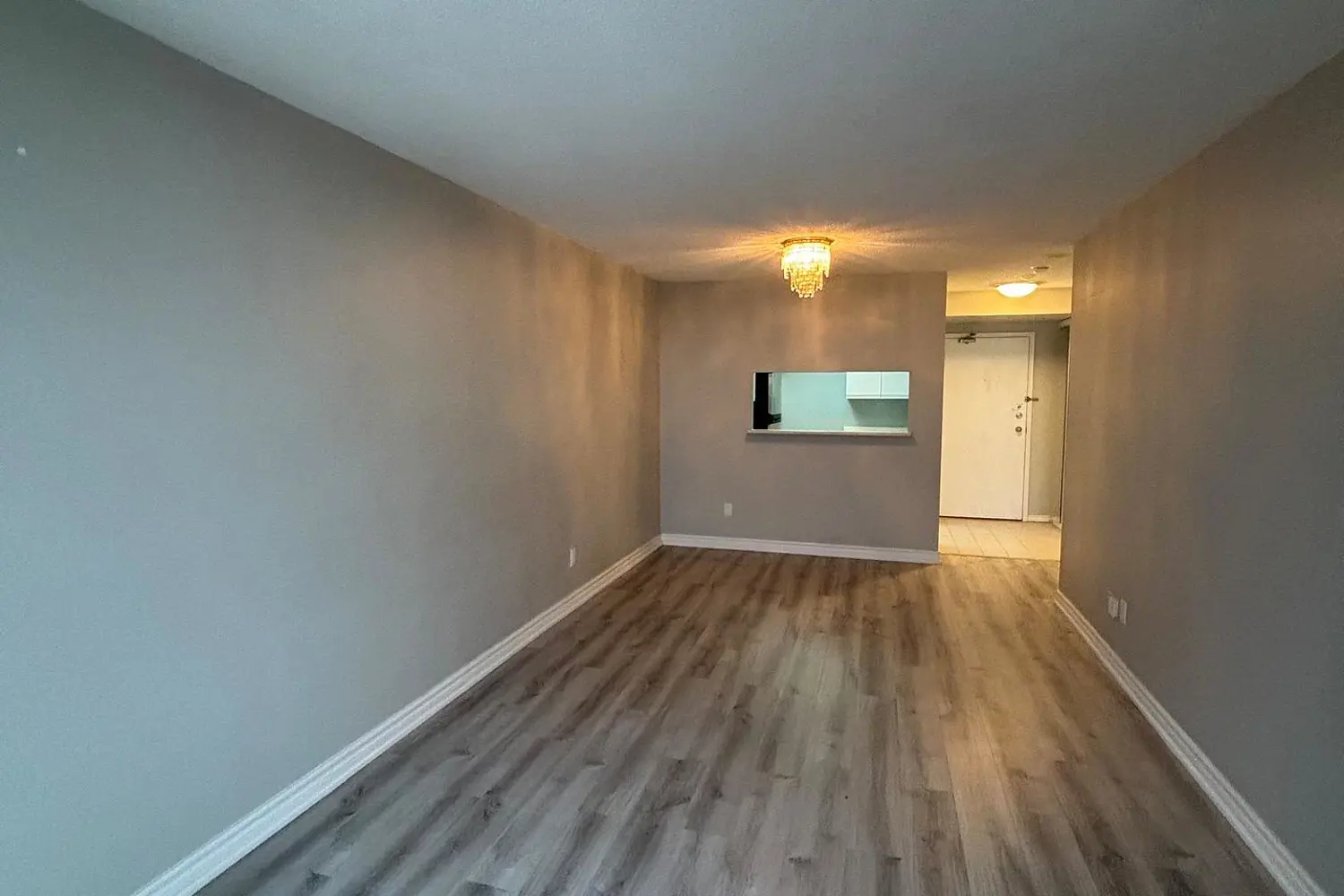 1470 Midland Avenue 1003 photo 5