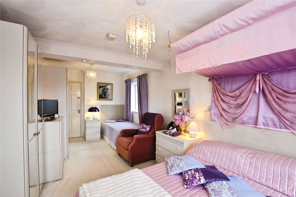 Additional image 16 of 6 bed detached house for saleHavant Road, Hayling Island, Hampshire PO11