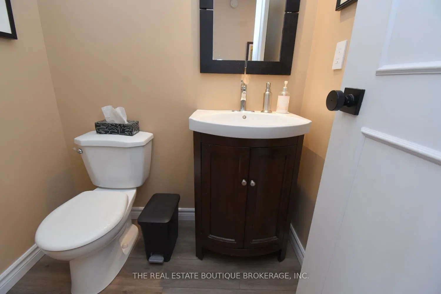 3200 Greenbough Crescent photo 5
