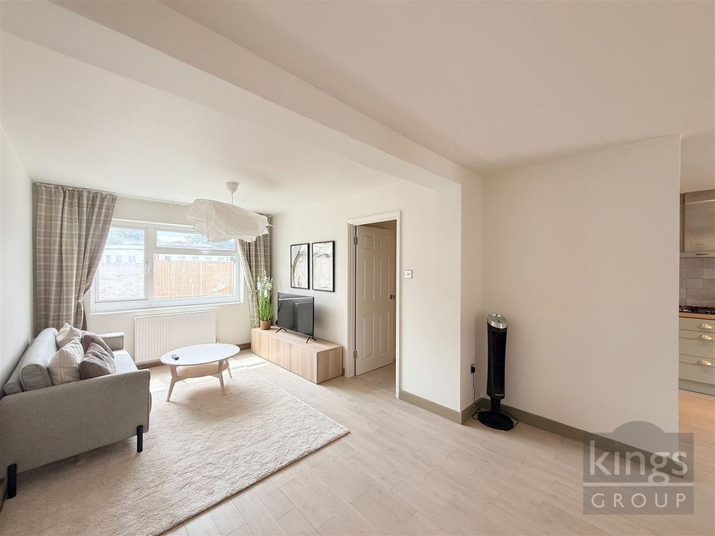 3 bed flat for saleHigh Street, Old Harlow CM17