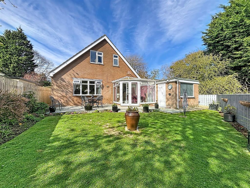 Additional image 2 of 4 bed detached bungalow for saleStrawberry Gardens, Hornsea HU18