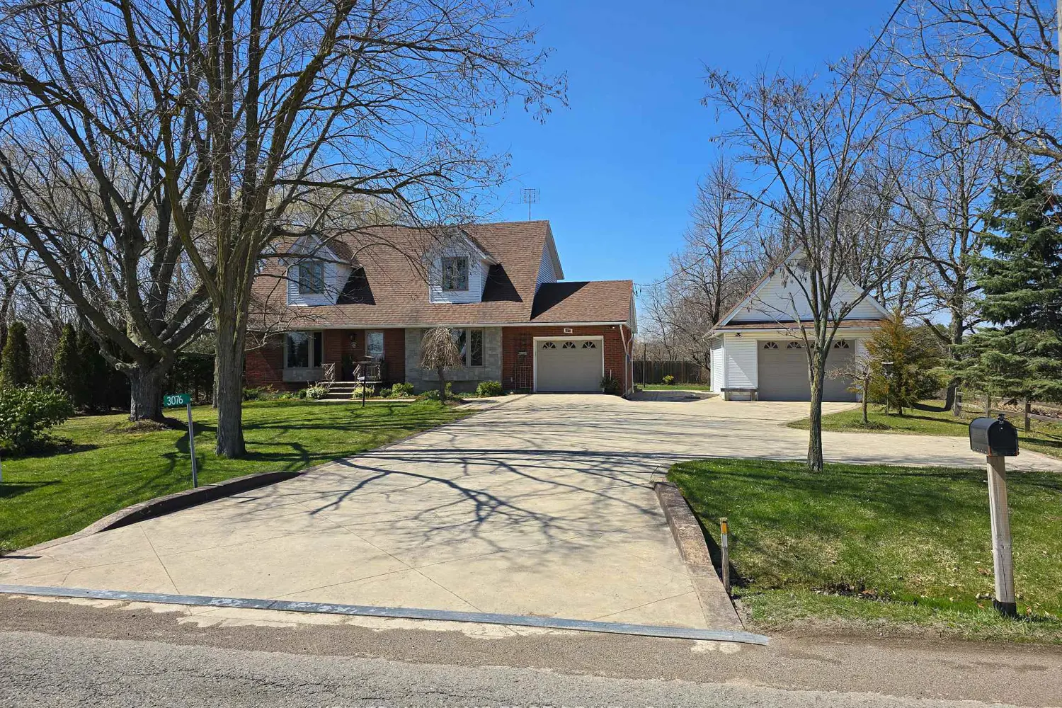 3076 Grassie Road photo 2