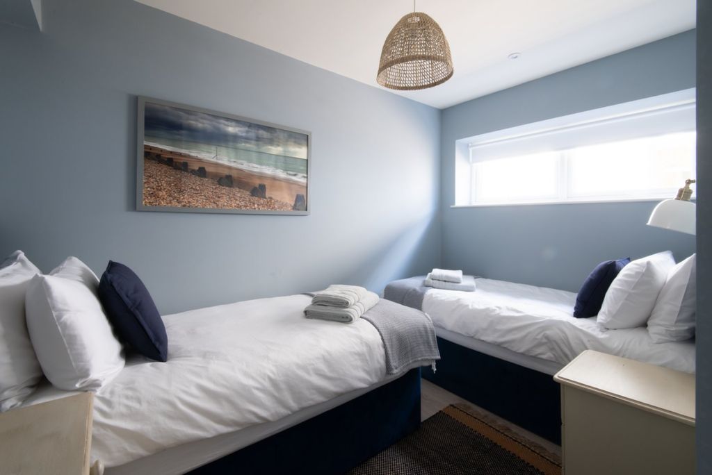Additional image 13 of 5 bed detached house for saleSouthwood Road, Hayling Island, Hampshire PO11