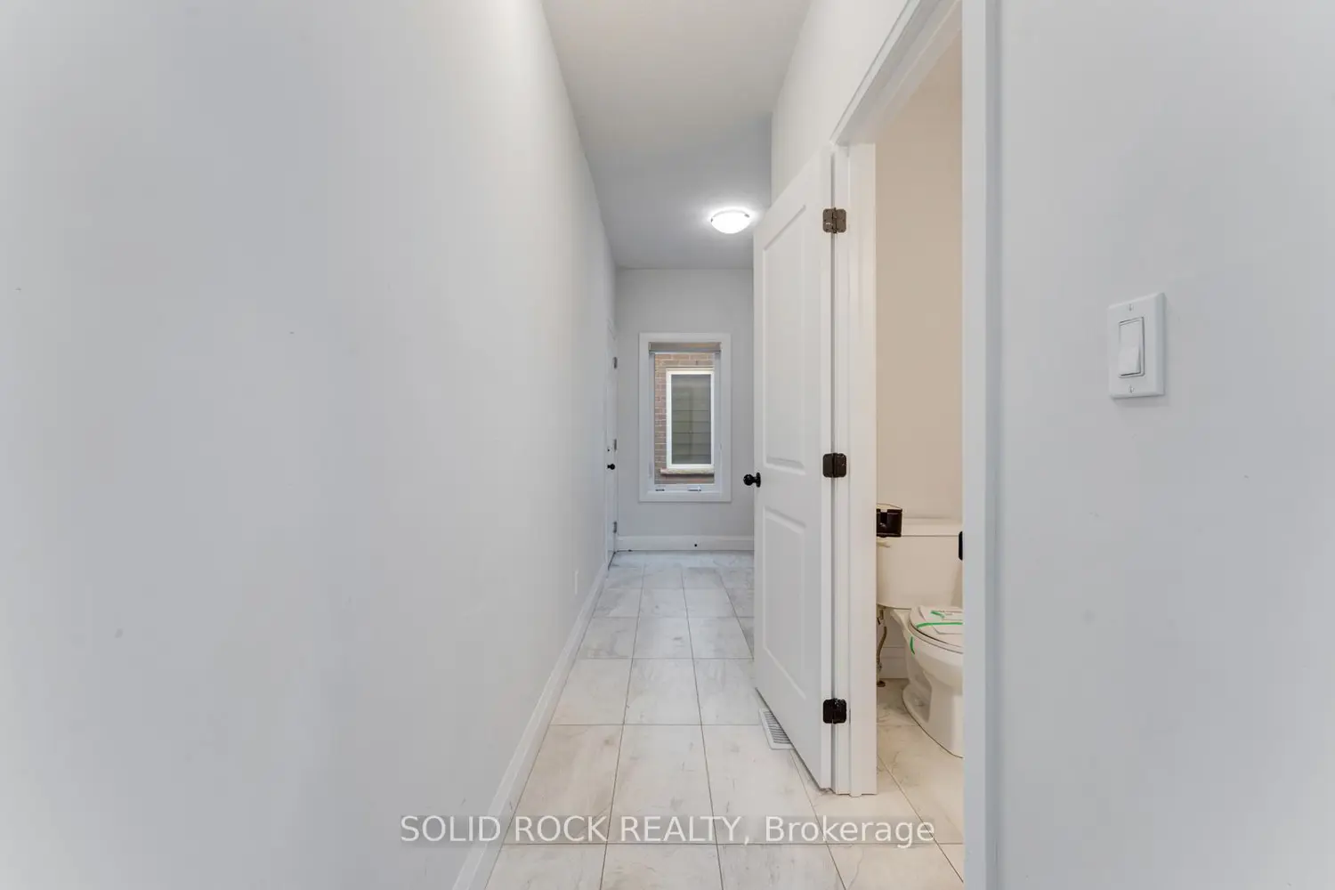 629 Doonwoods Crescent photo 3