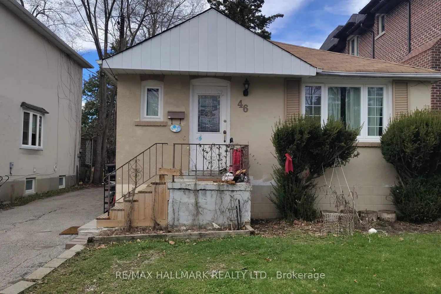 46 Madawaska Avenue