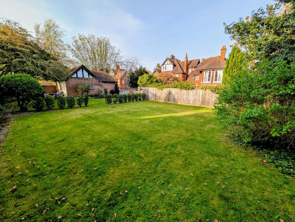 Additional image 2 of 3 bed flat for sale19 Salisbury Avenue, Harpenden AL5