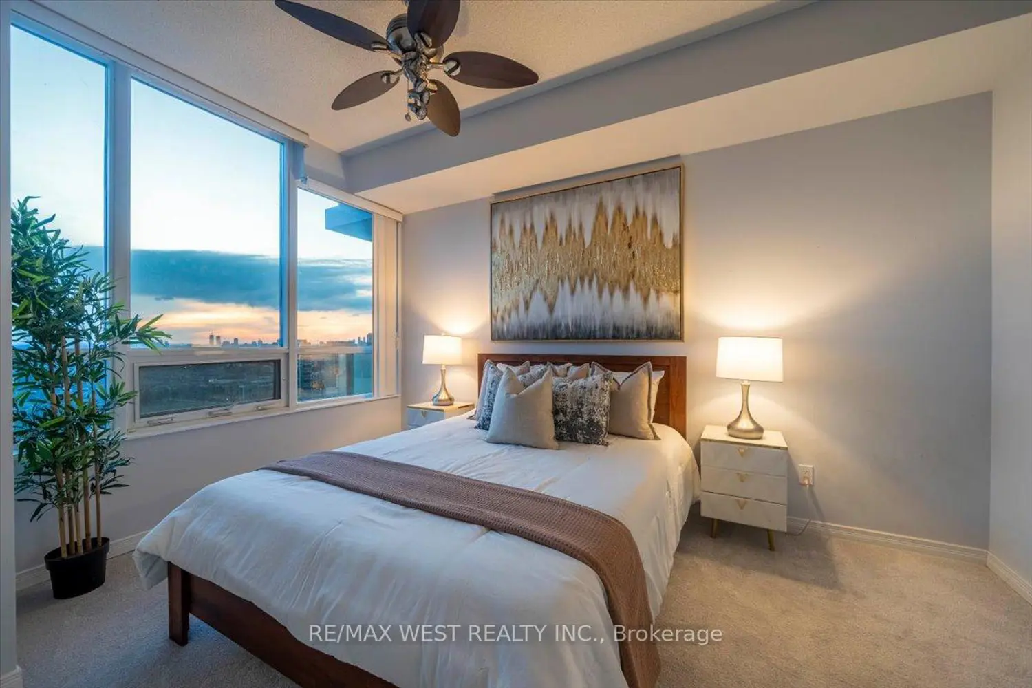 2240 Lake Shore Boulevard 3302