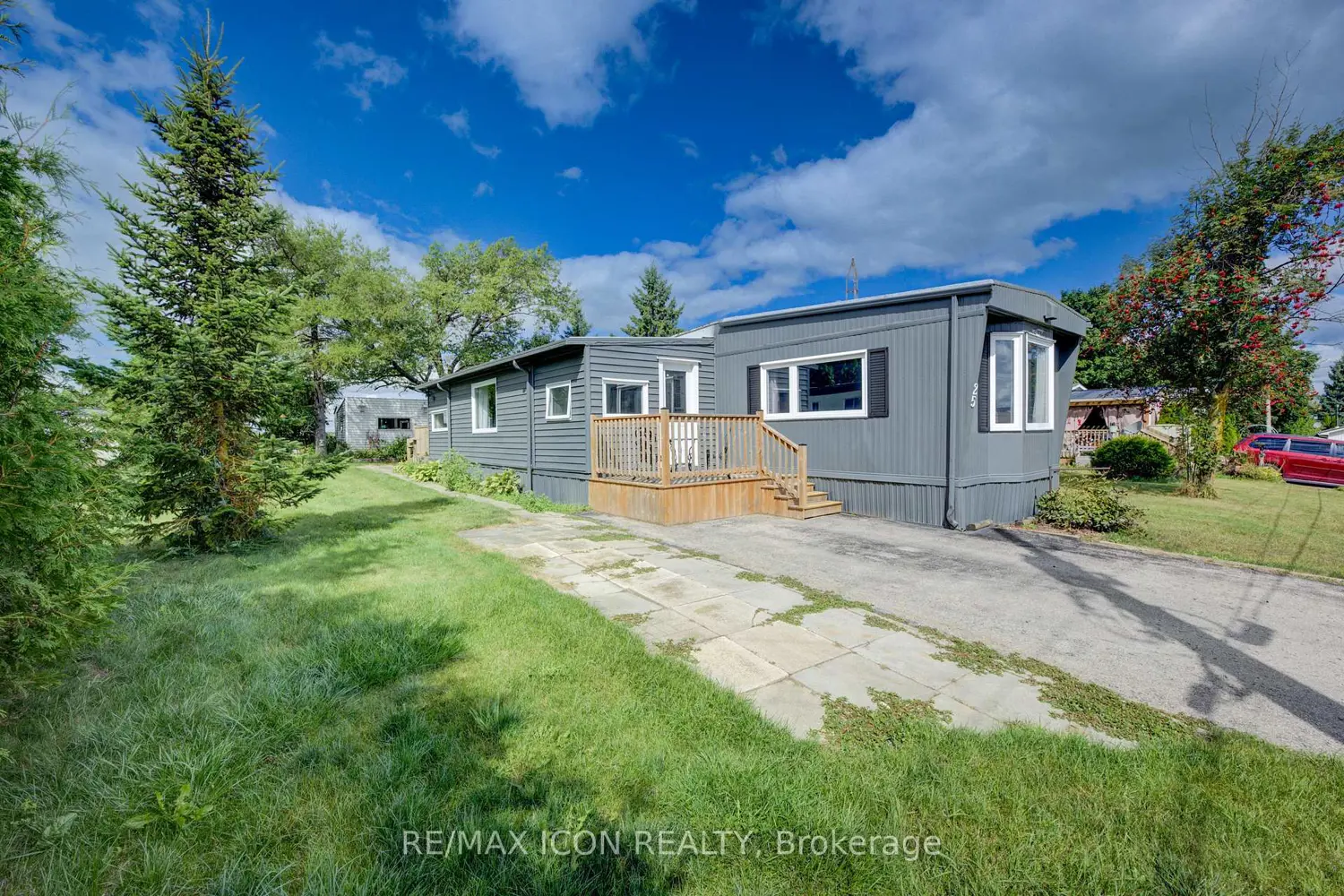 25 Grand Vista Crescent