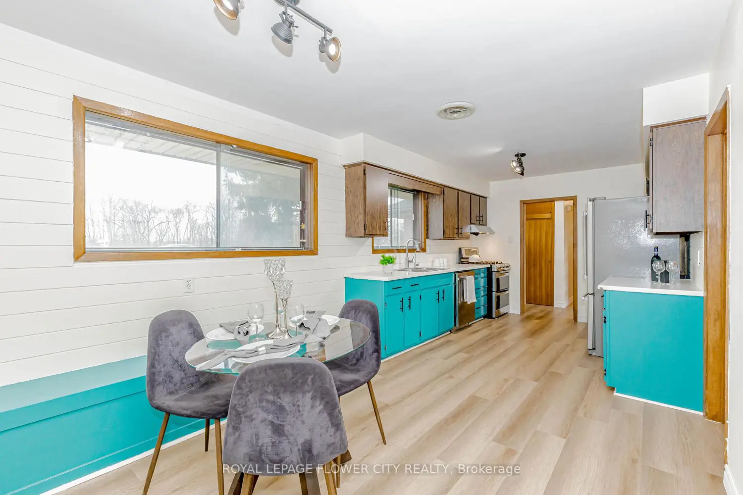 1421 Fanshawe Park Road photo 4