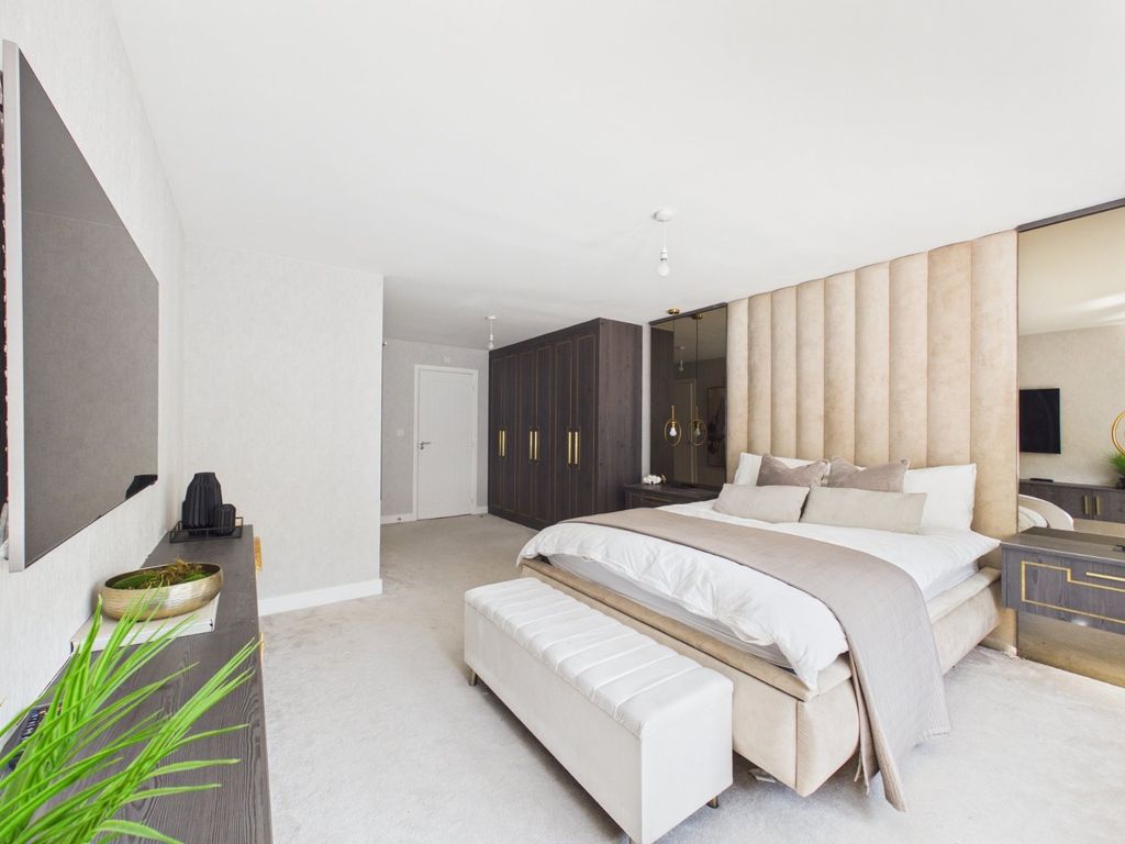 Additional image 7 of 5 bed detached house for saleTrinity Circle, High Wycombe HP11