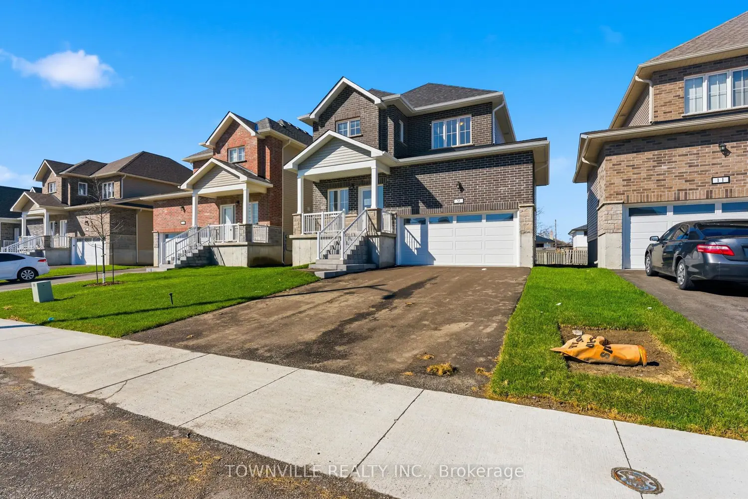 9 Bradden Crescent photo 2