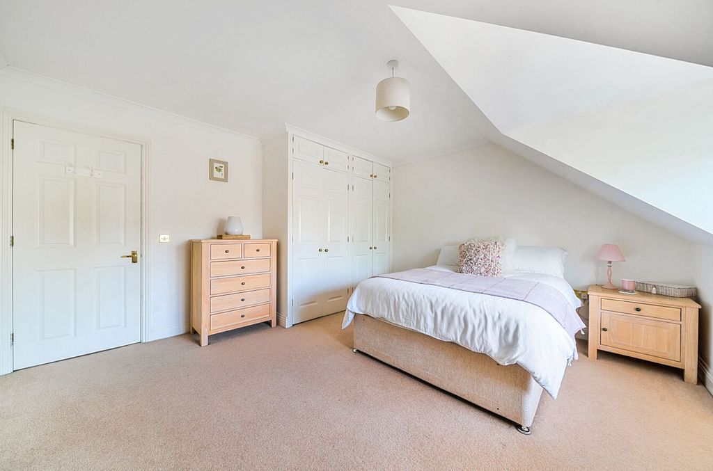 Additional image 12 of 4 bed detached house for salePembury Road, Havant PO9