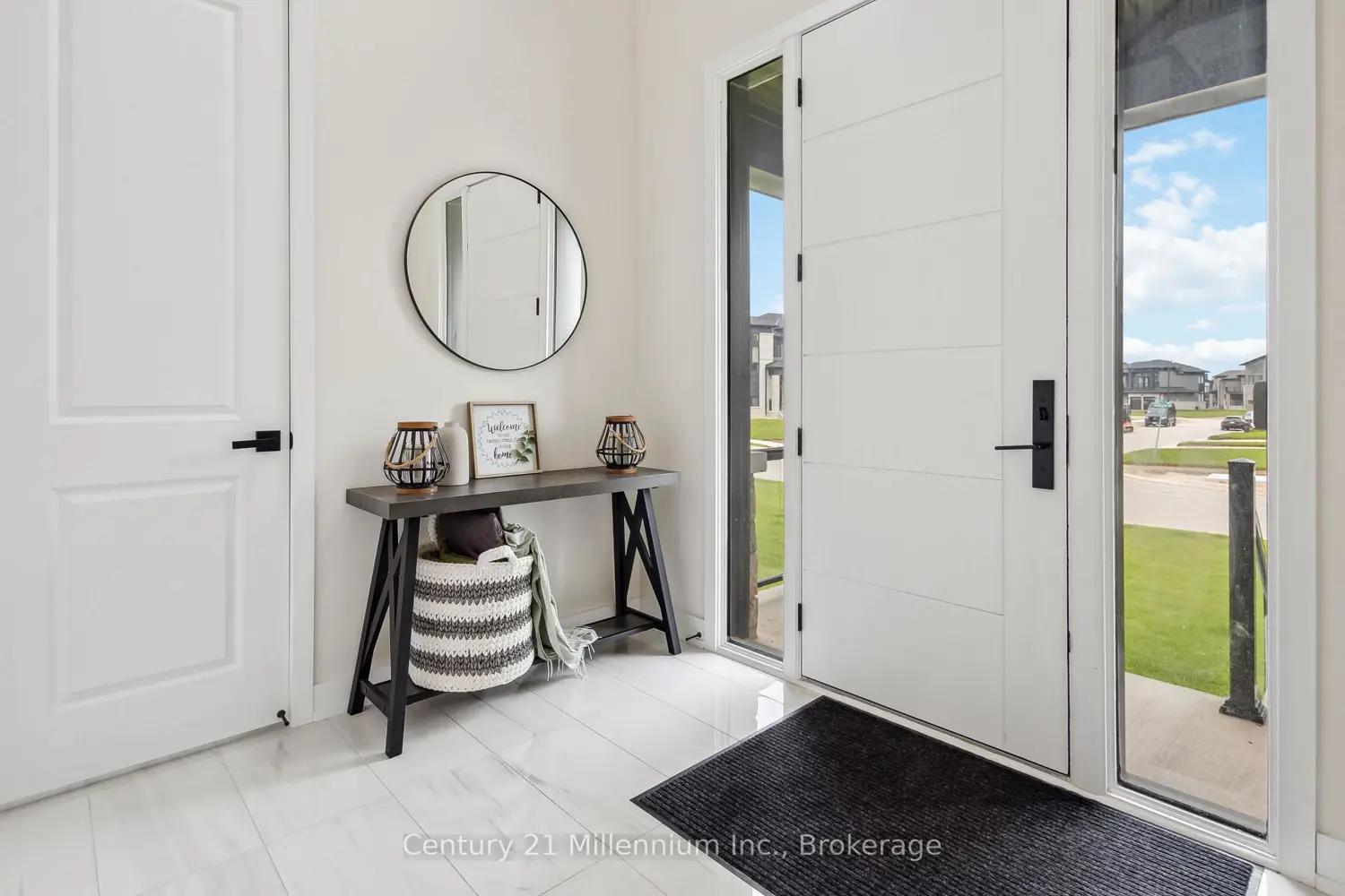125 Stoneleigh Drive photo 3