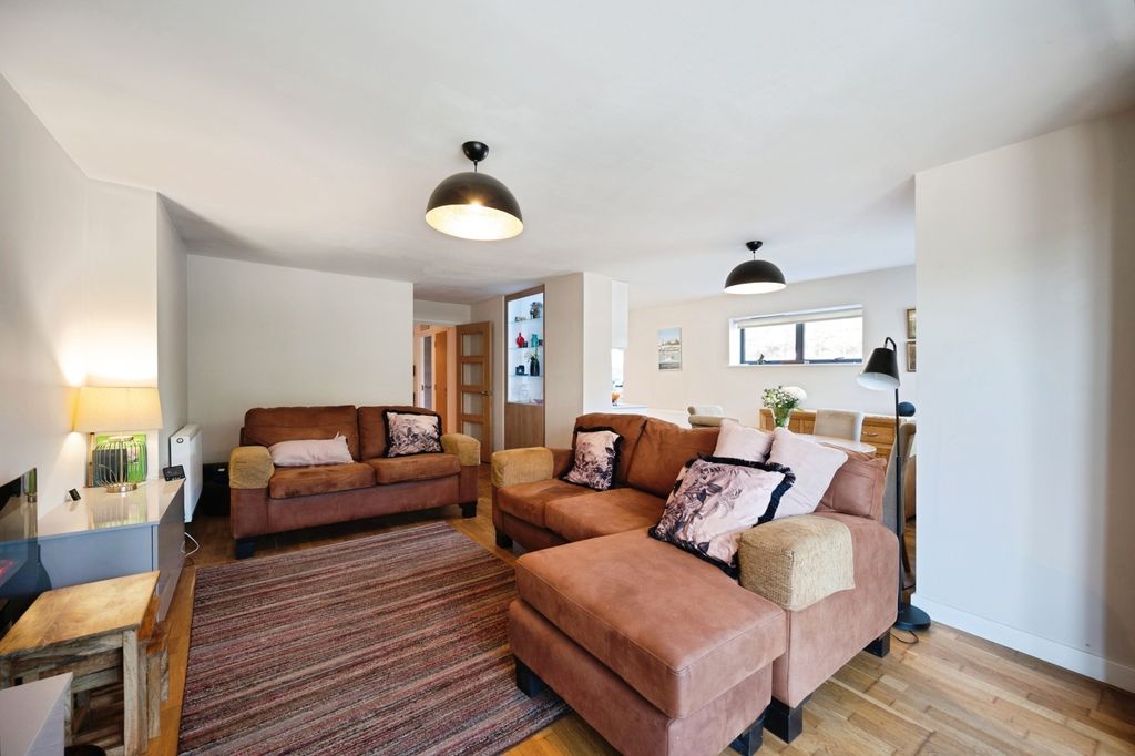 Additional image 2 of 2 bed flat for saleChannel House, 386 Sea Front, Hayling Island, Hampshire PO11