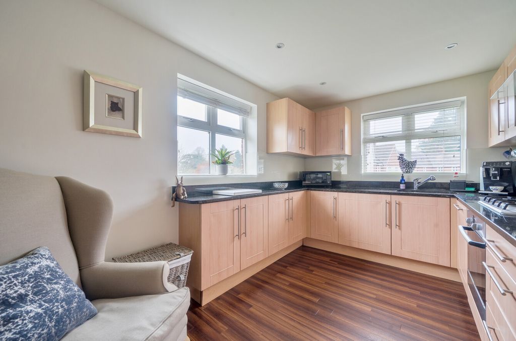 Additional image 10 of 2 bed flat for saleHindhead, Surrey GU26
